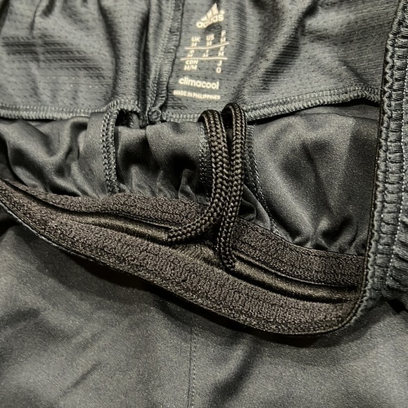 New with no tag ADIDAS shorts, size M - Picture 5 of 11